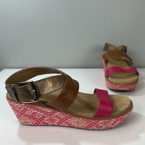 Vionic Cancun Fuchsia Wedge Sandals Size 9
